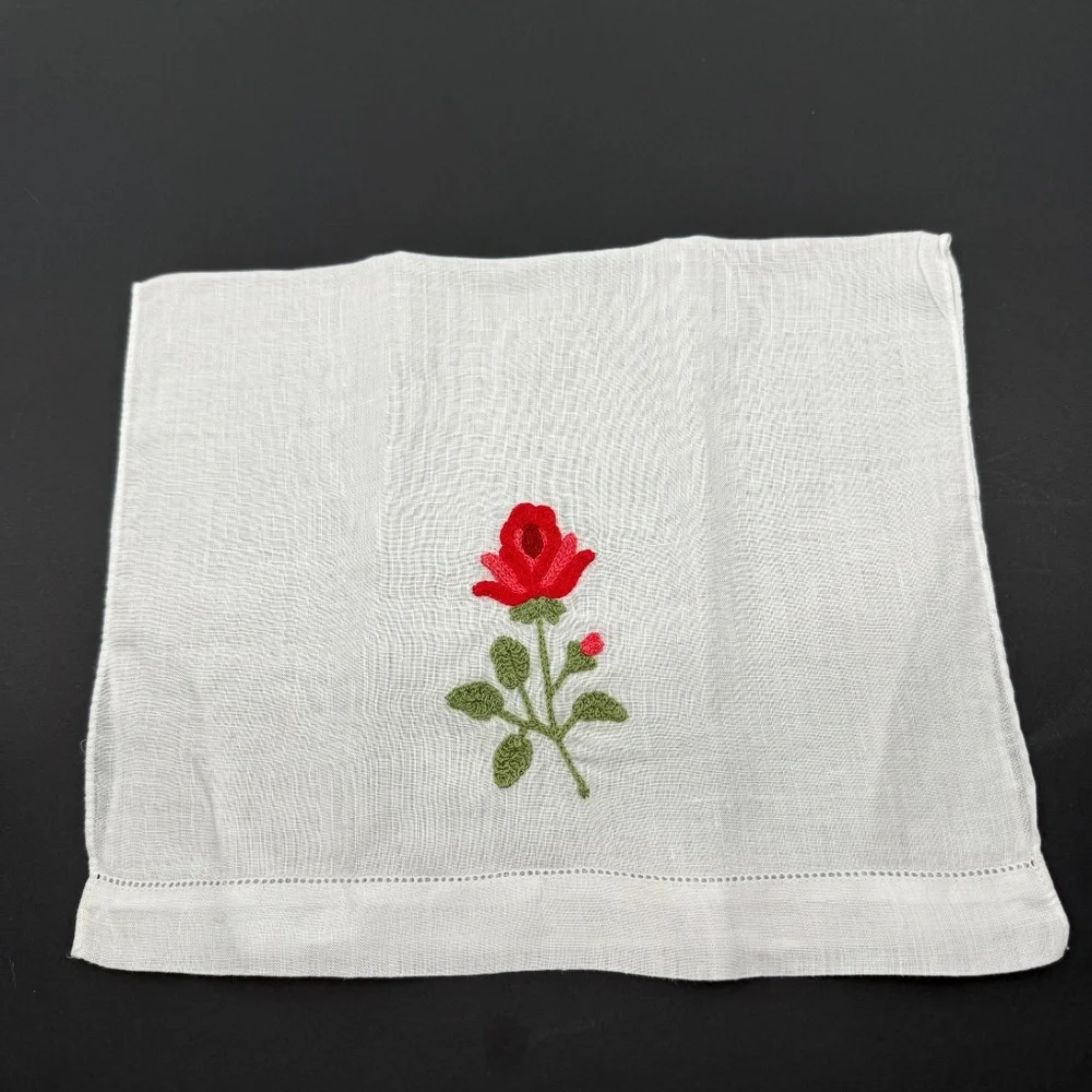 Vintage,Unused White Madeira Linen , Embroidered Rose Finger Tip Guest Towel